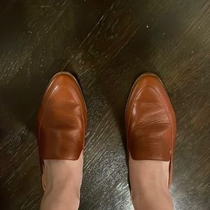 Mules in a cognac color